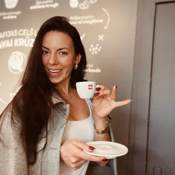 Es Mīlu Kafiju mazumtirdzniecības vadītāja