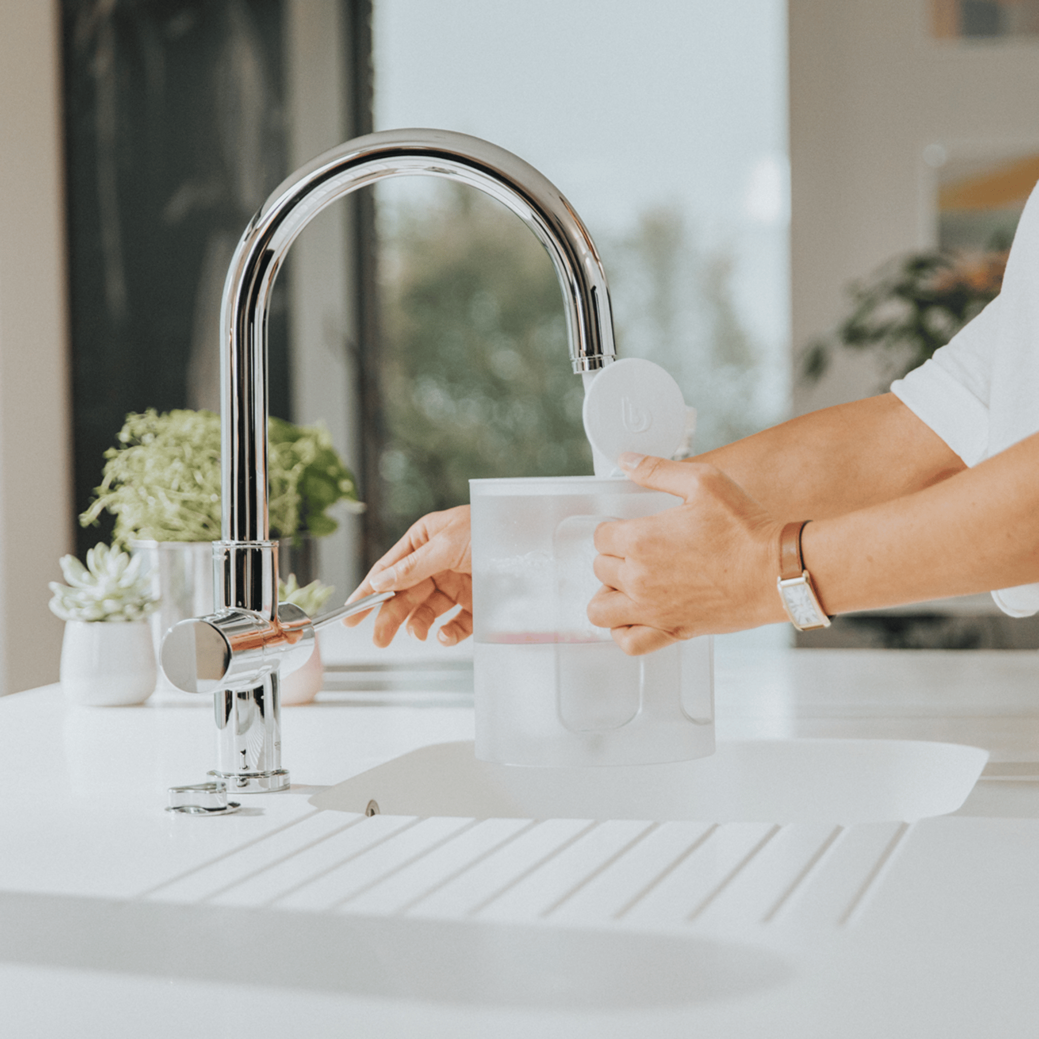 BWT Ūdens filtri AQUAlizer ūdens filtra stacija (1 filtrs, 1 karafe )