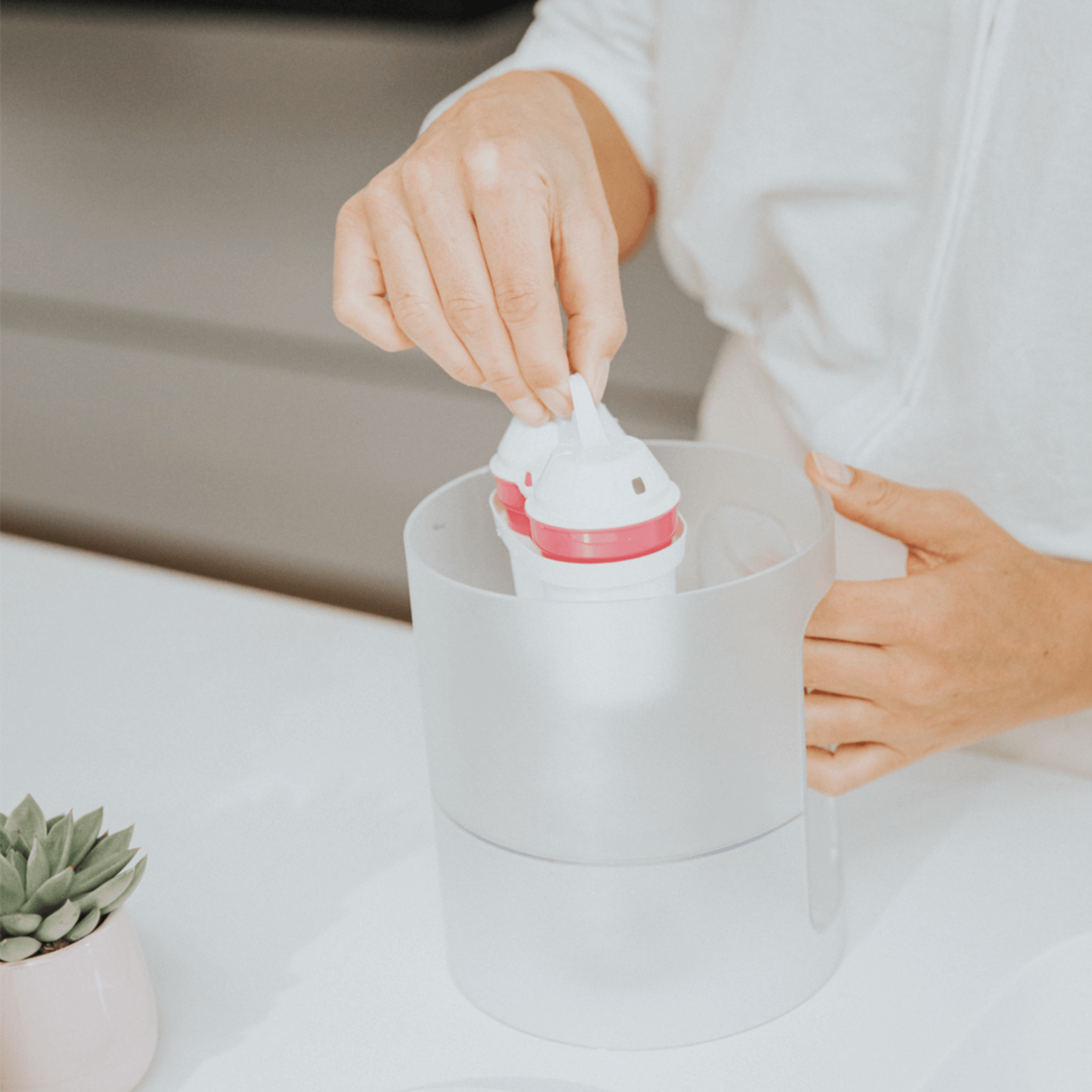 BWT Ūdens filtri AQUAlizer ūdens filtra stacija (1 filtrs, 1 karafe )