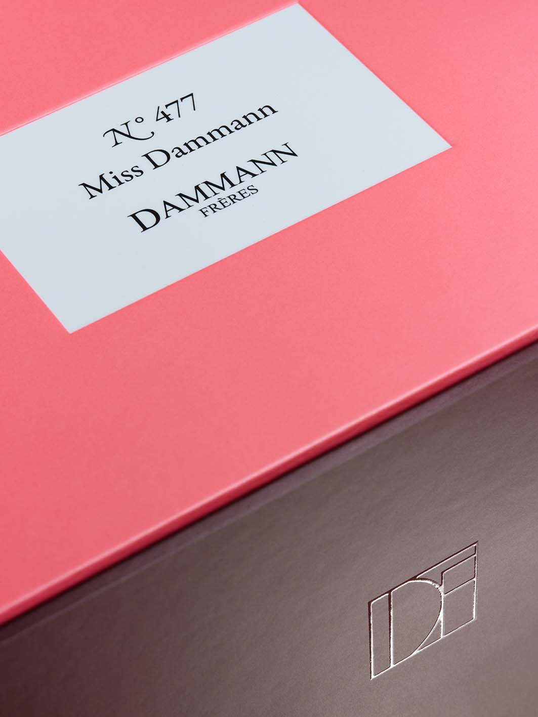 Dammann Dāvanu komplekti Beramās tējas komplekts ar filtru Dammann Miss Dammann N°477 zaļā aromatizēta 50g