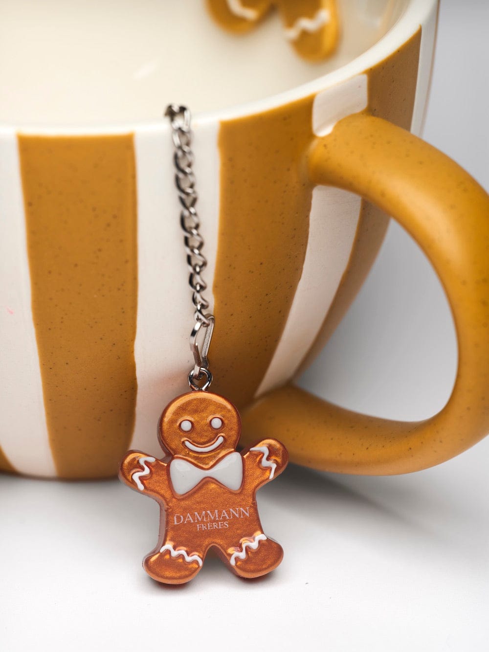 Dammann Dāvanu komplekti Beramās tējas komplekts ar tējas sietiņu - Dammann Noël Givré izlase 2 x 40g