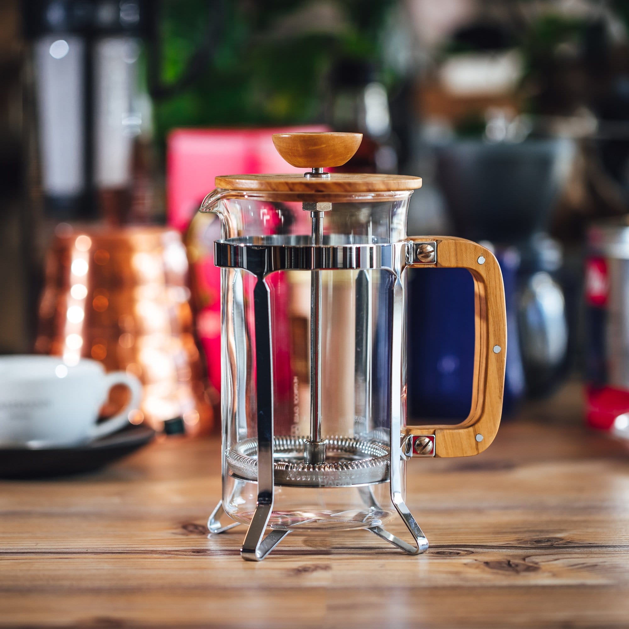 Hario Kafijas pagatavošanas rīki Franču Prese ar olīvkoka elementiem, 600ml, Hario french press