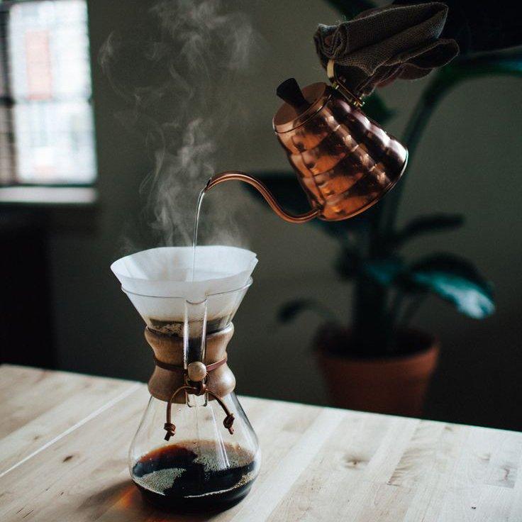 Hario Kafijas pagatavošanas rīki Hario Buono kanna, varš, ar melnu rokturi (900ml)