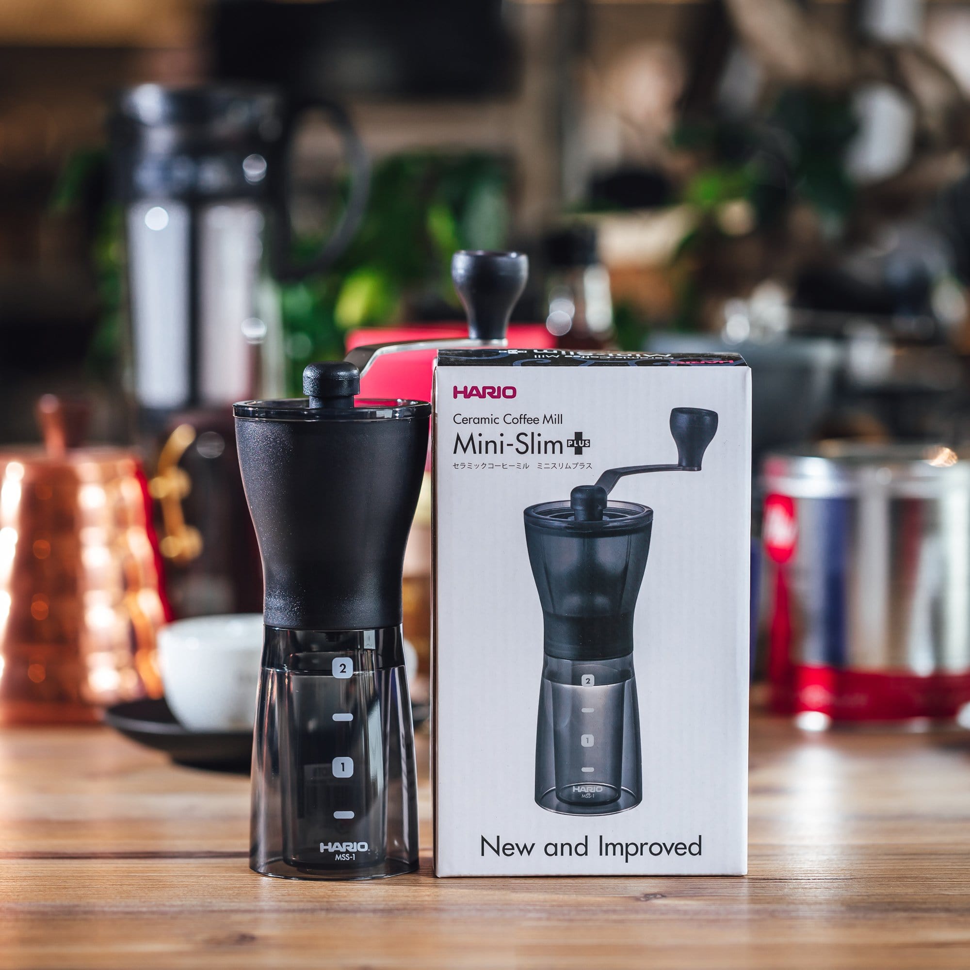 Hario Kafijas pagatavošanas rīki Hario keramiskās rokas dzirnaviņas Mini-Slim+, matētas