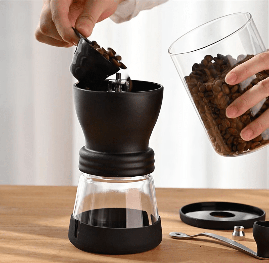 Hario Kafijas pagatavošanas rīki Hario keramiskās rokas dzirnaviņas, Skerton Plus