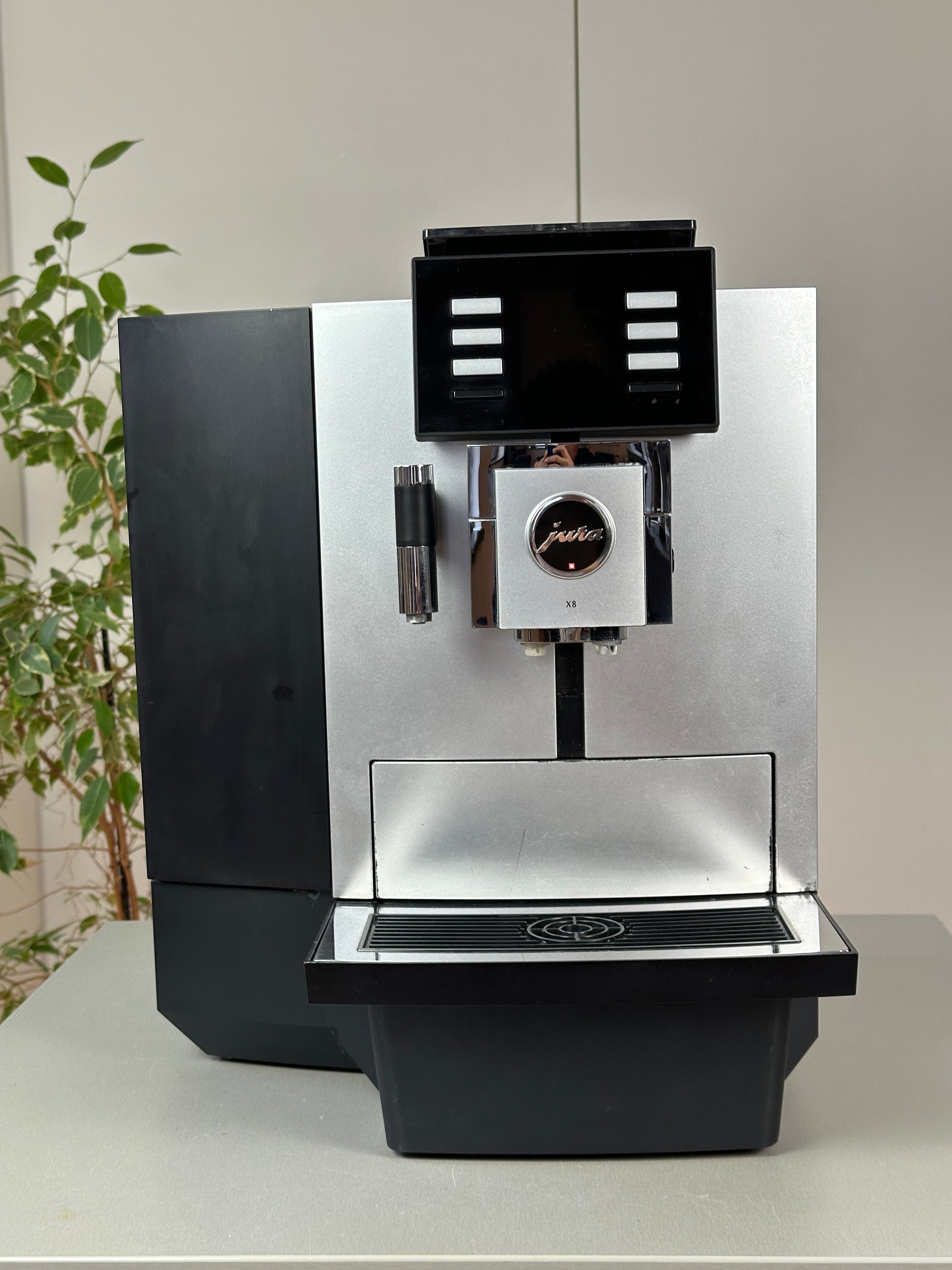 Jura MAZLIETOTI MAZLIETOTS JURA kafijas automāts, X8 NR.3