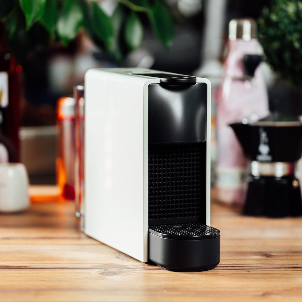 NESPRESSO Kapsulu automāti Kafijas kapsulu automāts Nespresso Essenza mini, balts