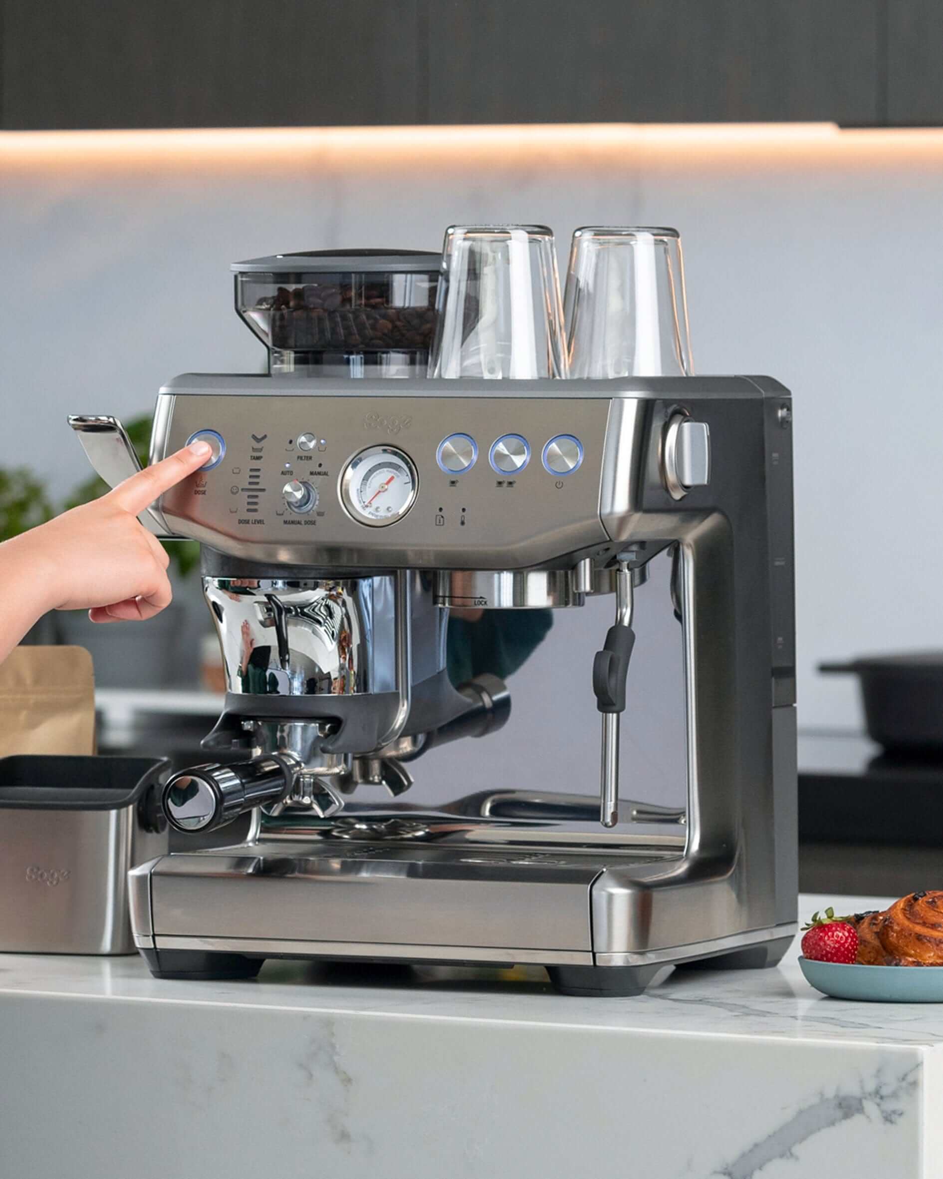 Sage Pupiņu automāti Kafijas automāts Sage Barista Express Impress, SES876BSS