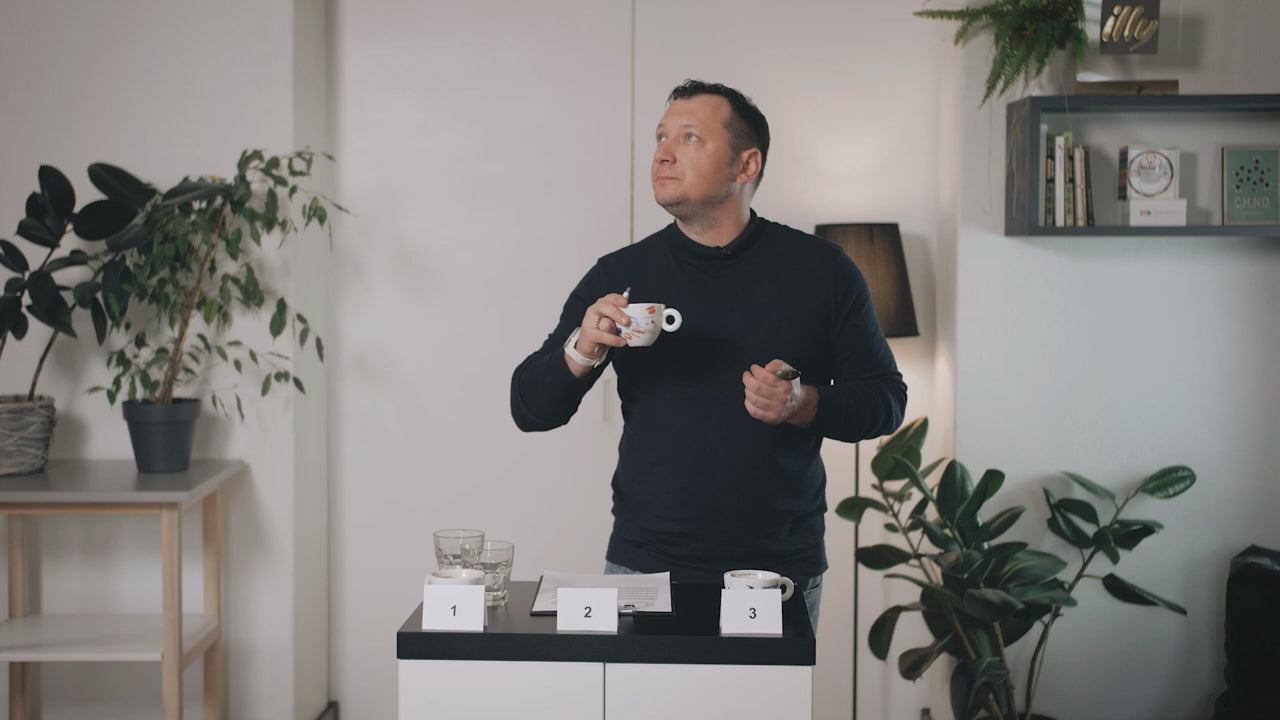 Illy Y3.3 kafijas automāts un illy kapsulas