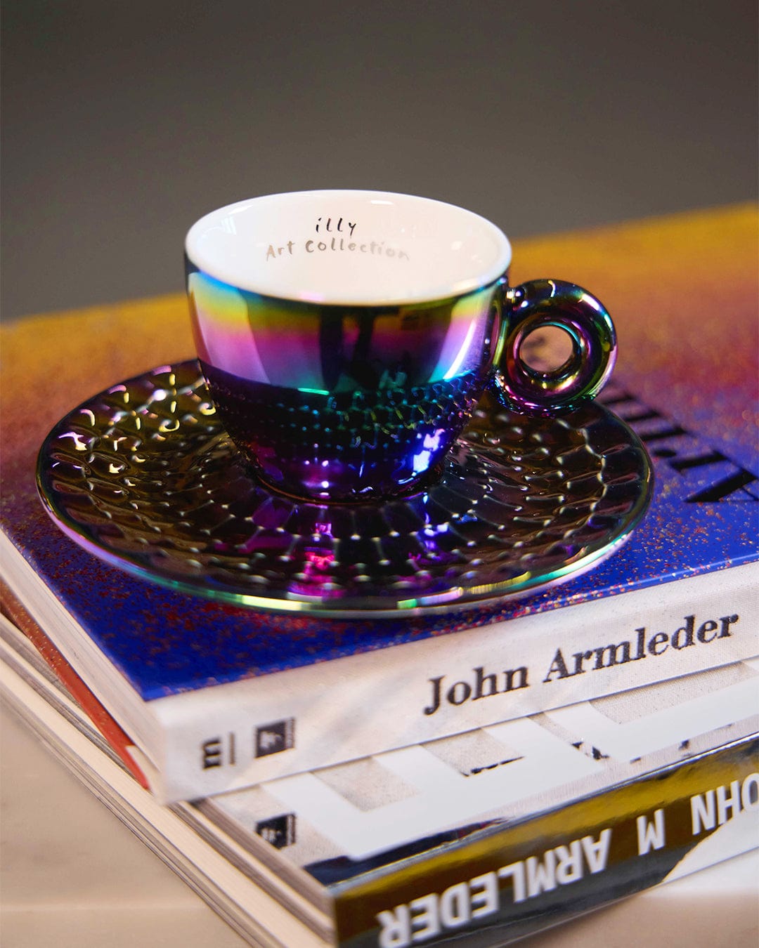 illy Dāvanu komplekti Krūzītes Illy iAC Armleder, 2 Espresso ar apakštasītēm, 60ml, 2025