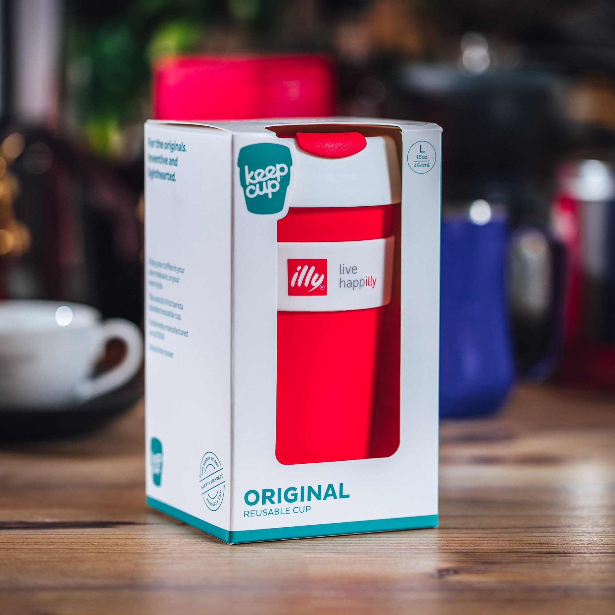 illy Trauki Sarkana ar baltu vāku Keepcup illy krūze