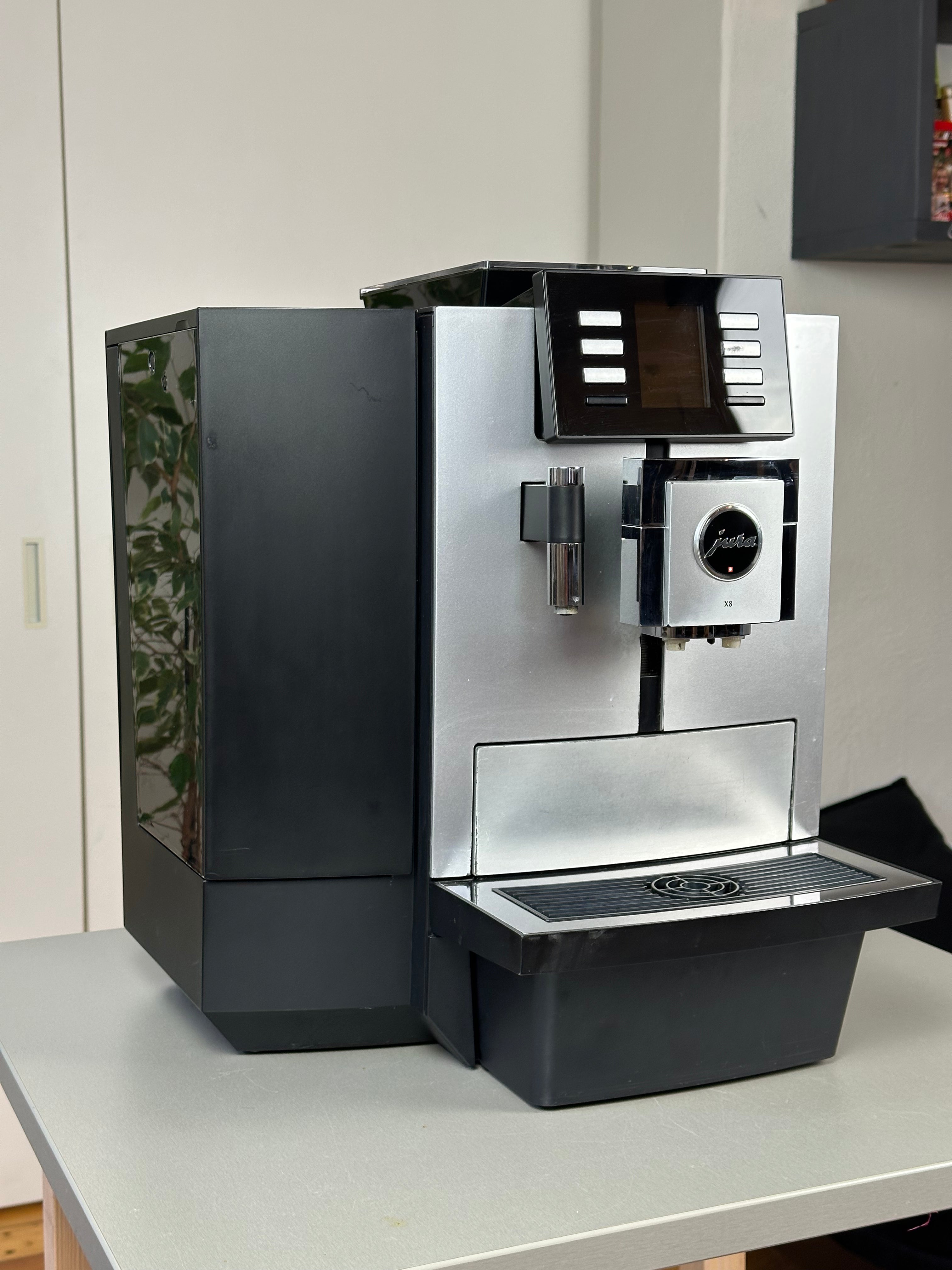 Jura MAZLIETOTI MAZLIETOTS JURA kafijas automāts, X8 NR.1