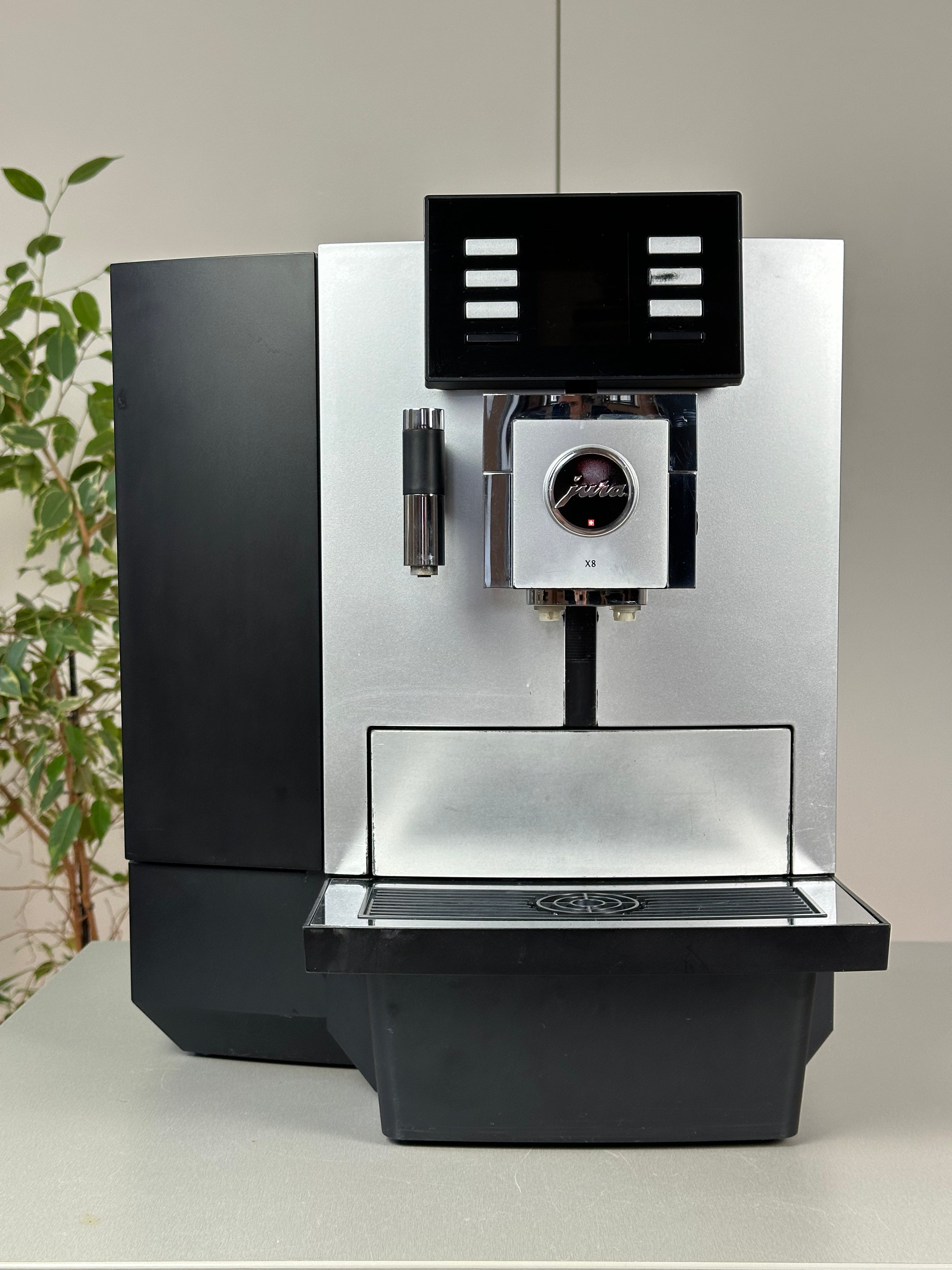 Jura MAZLIETOTI MAZLIETOTS JURA kafijas automāts, X8 NR.1