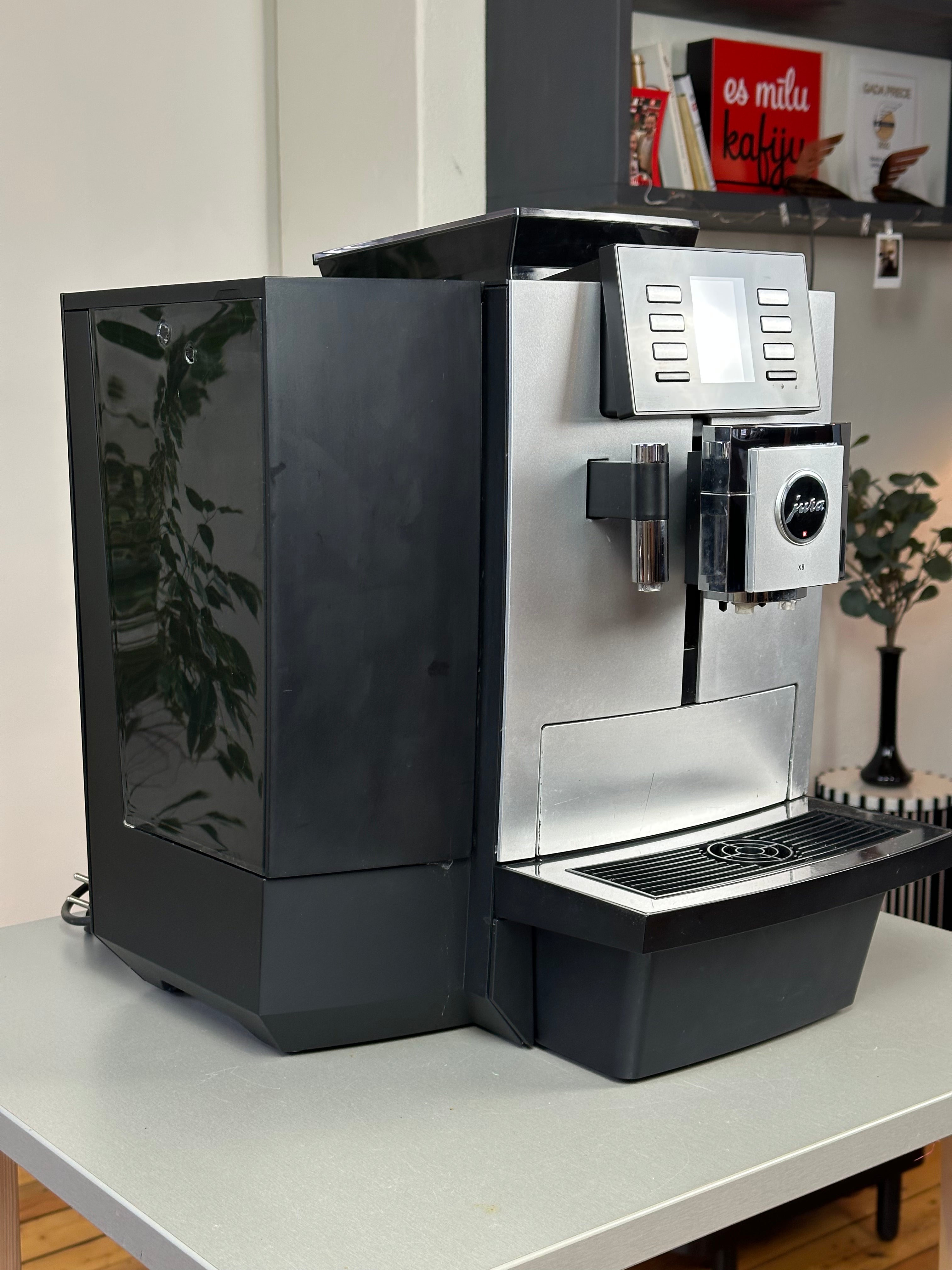 Jura MAZLIETOTI MAZLIETOTS JURA kafijas automāts, X8 NR.3